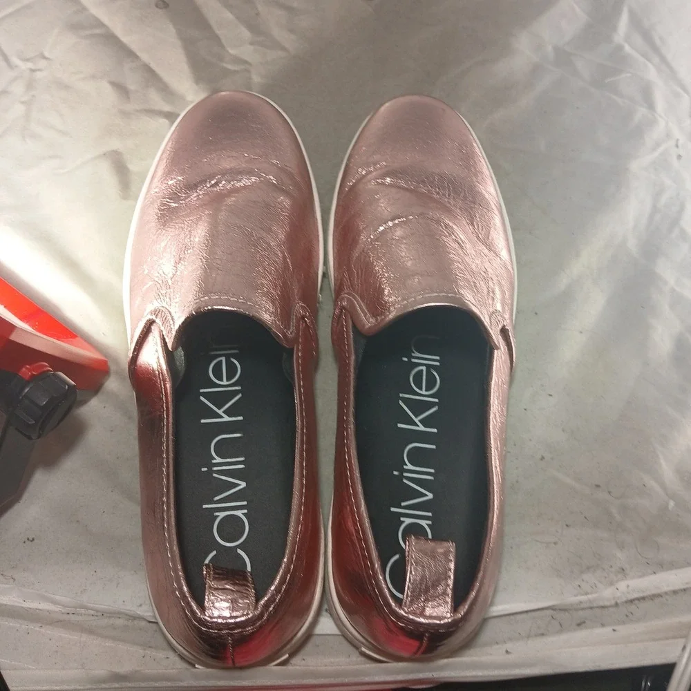 Calvin Klein Deva Sneakers Size 8 Rose Gold Metallic Leather‎ Slip On Streetwear